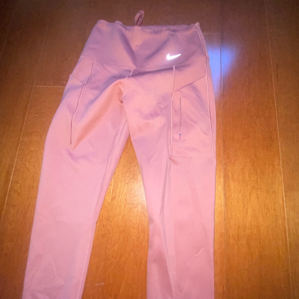 NikeWomen's Pink Leggings it’s a set trying to find shirt now so text before buy